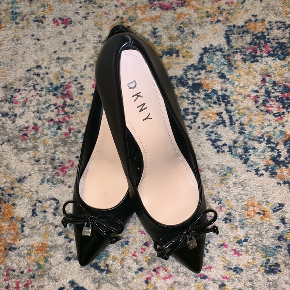 dkny pumps